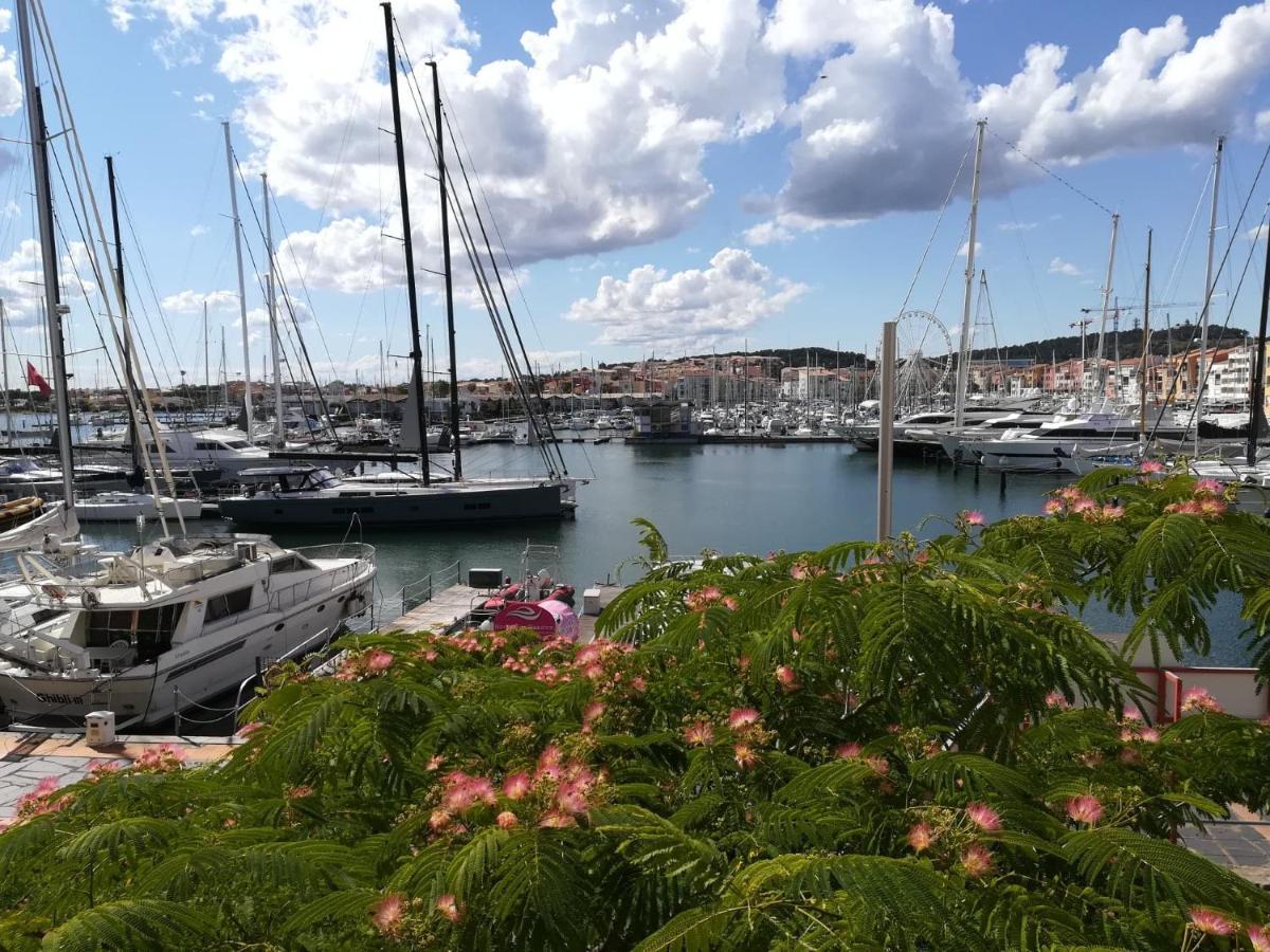 Appartement 1Ere Ligne Vue Port Avec Balcon, Piscine Agde Exterior photo