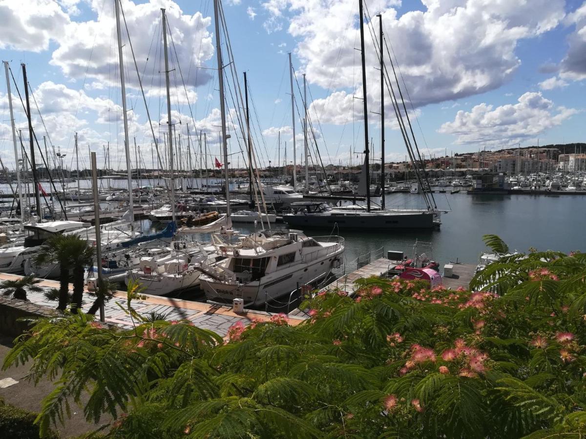 Appartement 1Ere Ligne Vue Port Avec Balcon, Piscine Agde Exterior photo