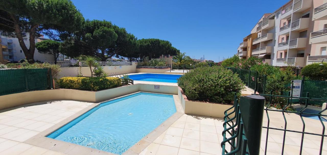 Appartement 1Ere Ligne Vue Port Avec Balcon, Piscine Agde Exterior photo